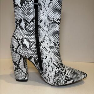 Snakeskin Patterned High Heel Boots Chunky Heel Size 6